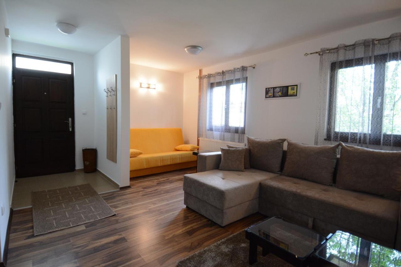 Apartmani Ogi I Ana Bajina Basta Luaran gambar